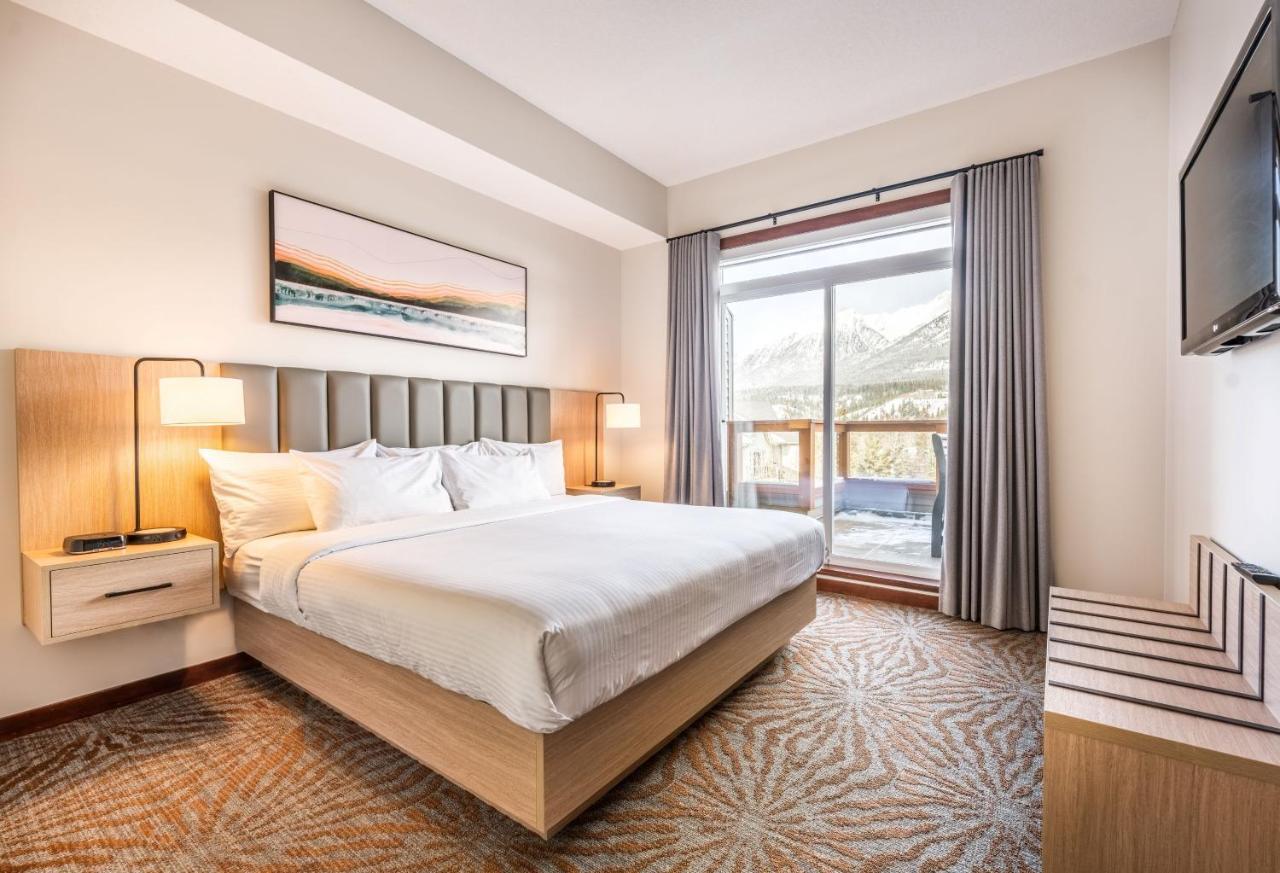 Blackstone Mountain Lodge By Clique Canmore Dış mekan fotoğraf