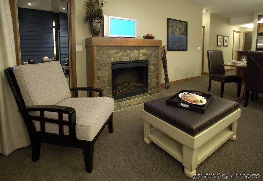 Blackstone Mountain Lodge By Clique Canmore İç mekan fotoğraf