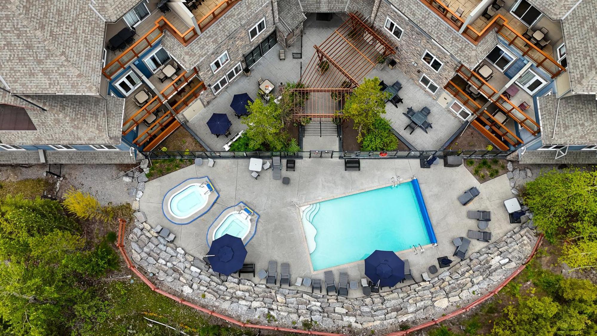 Blackstone Mountain Lodge By Clique Canmore Dış mekan fotoğraf