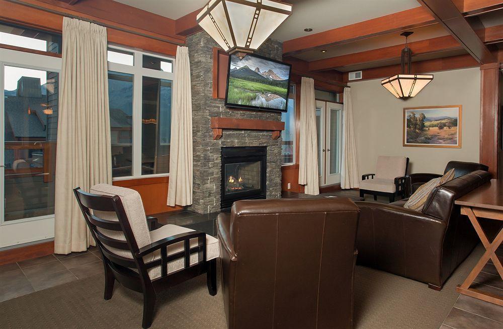 Blackstone Mountain Lodge By Clique Canmore Dış mekan fotoğraf