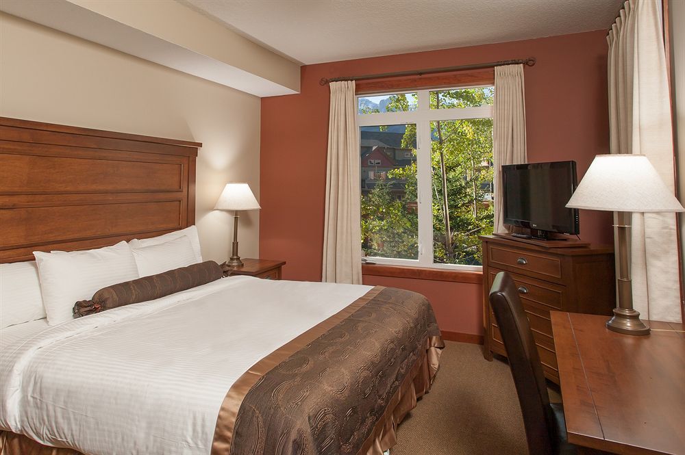 Blackstone Mountain Lodge By Clique Canmore Dış mekan fotoğraf