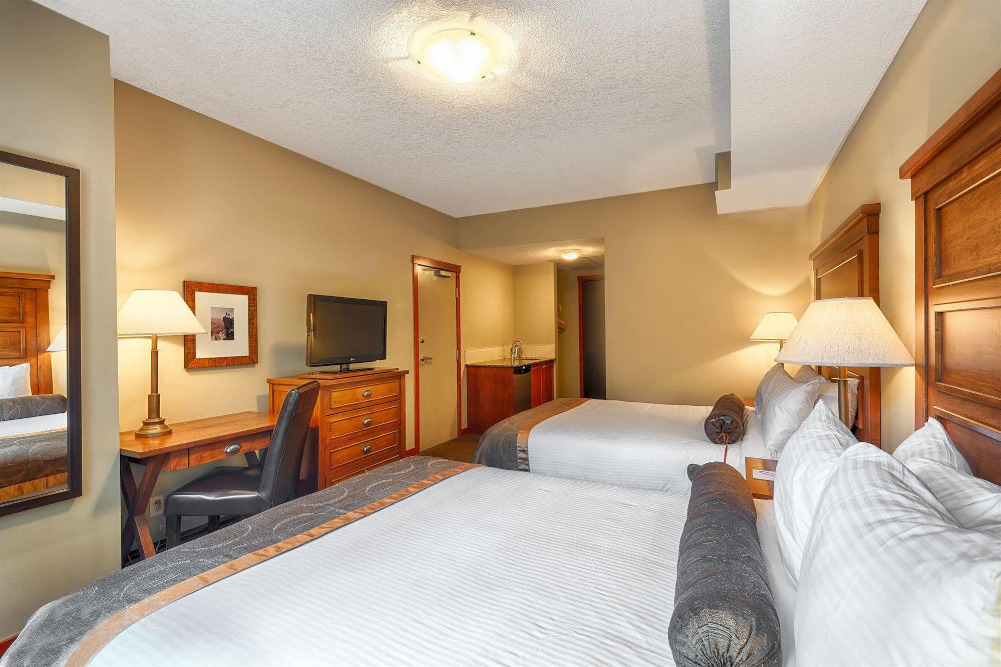 Blackstone Mountain Lodge By Clique Canmore Dış mekan fotoğraf