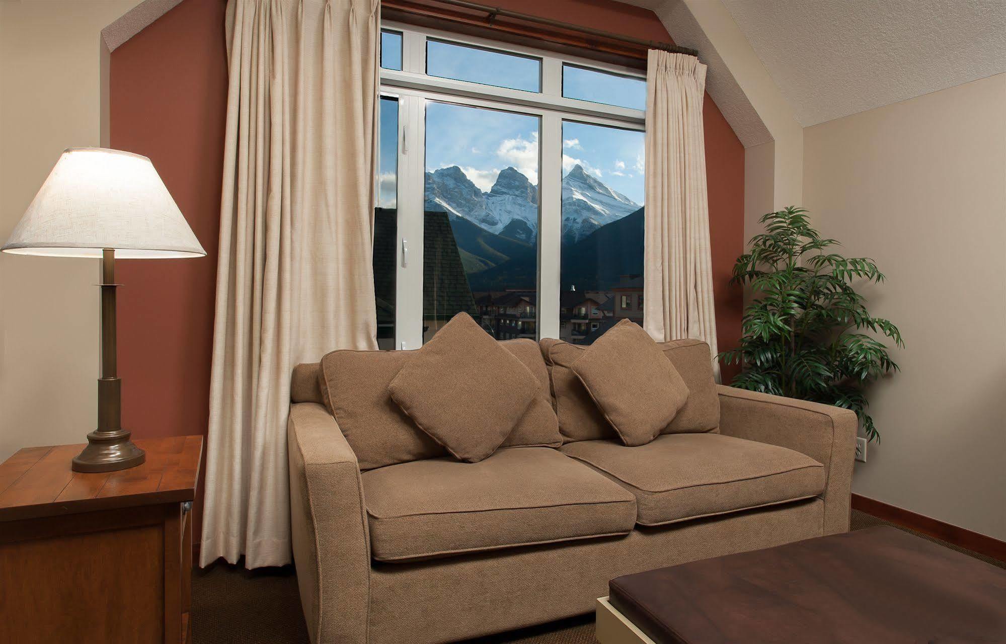 Blackstone Mountain Lodge By Clique Canmore Dış mekan fotoğraf