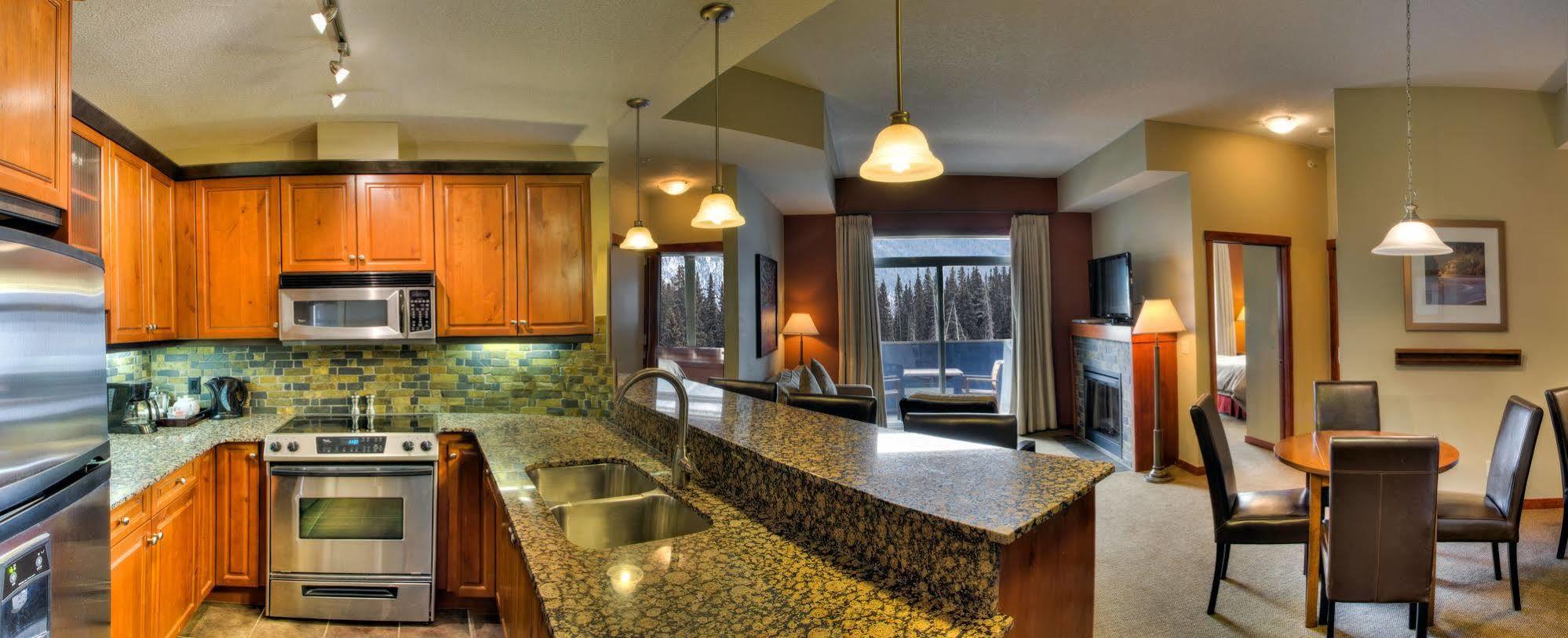 Blackstone Mountain Lodge By Clique Canmore Dış mekan fotoğraf